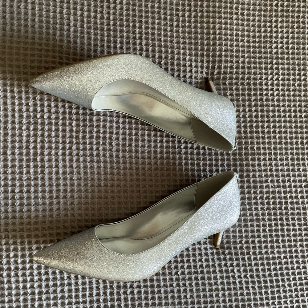 Michael Michael Kors Kitten Pump heel Silver Glitter - Picture 6 of 9